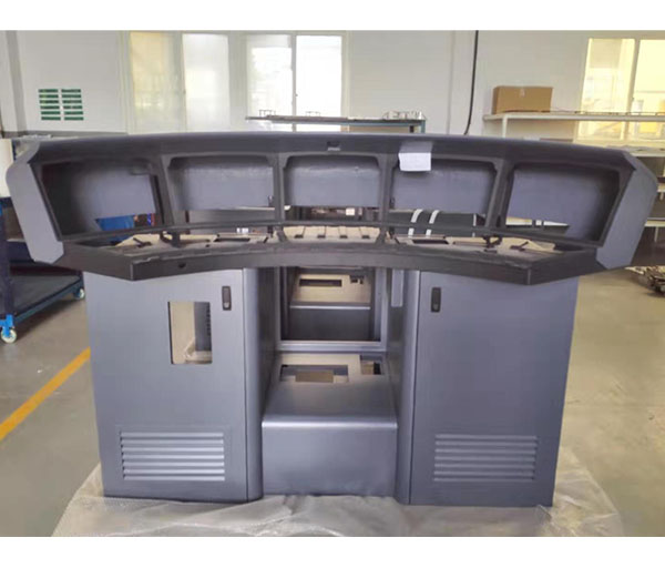 高鐵司機(jī)臺